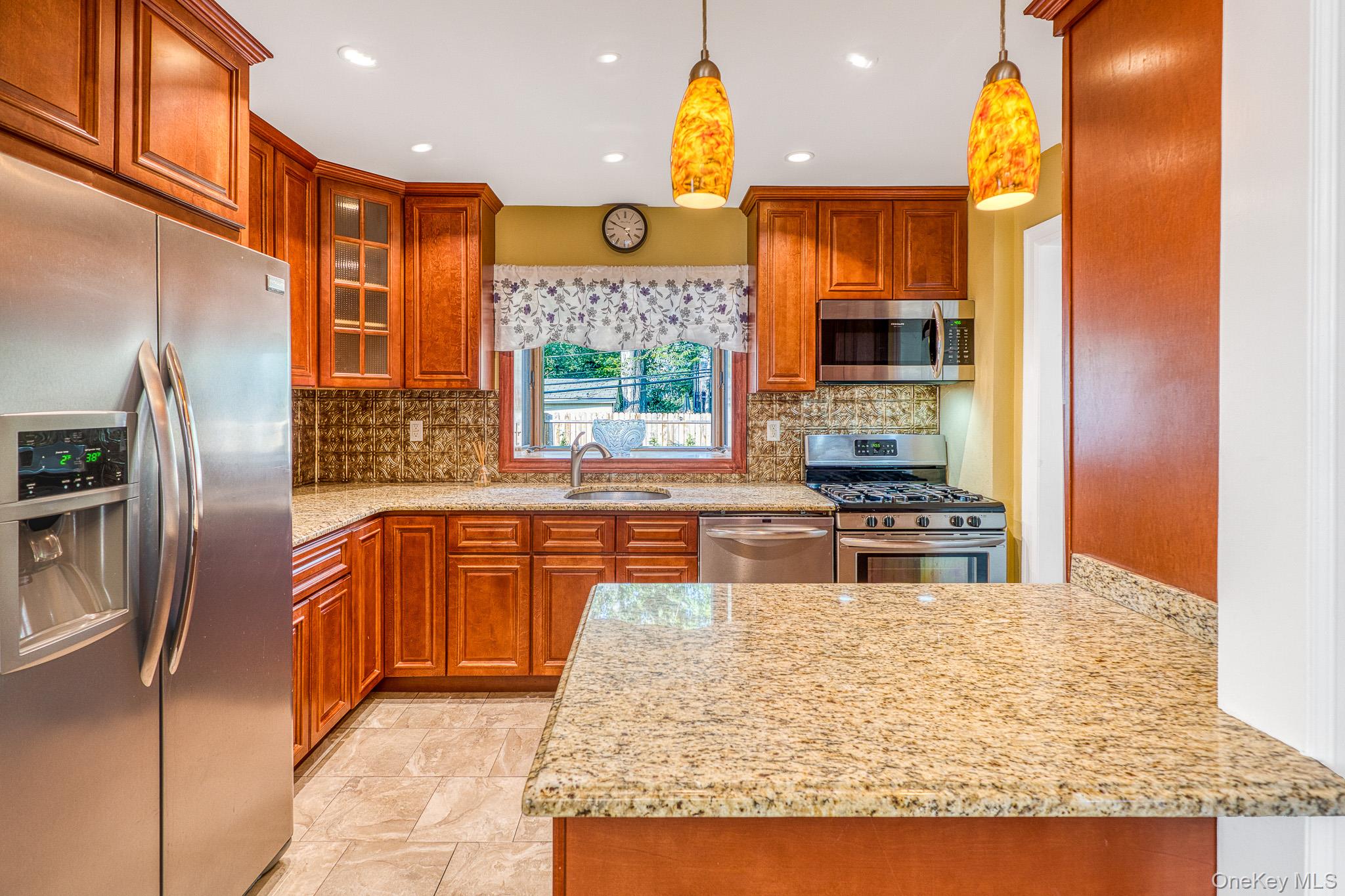 25 Greystone Road, Rockville Centre, NY 11570