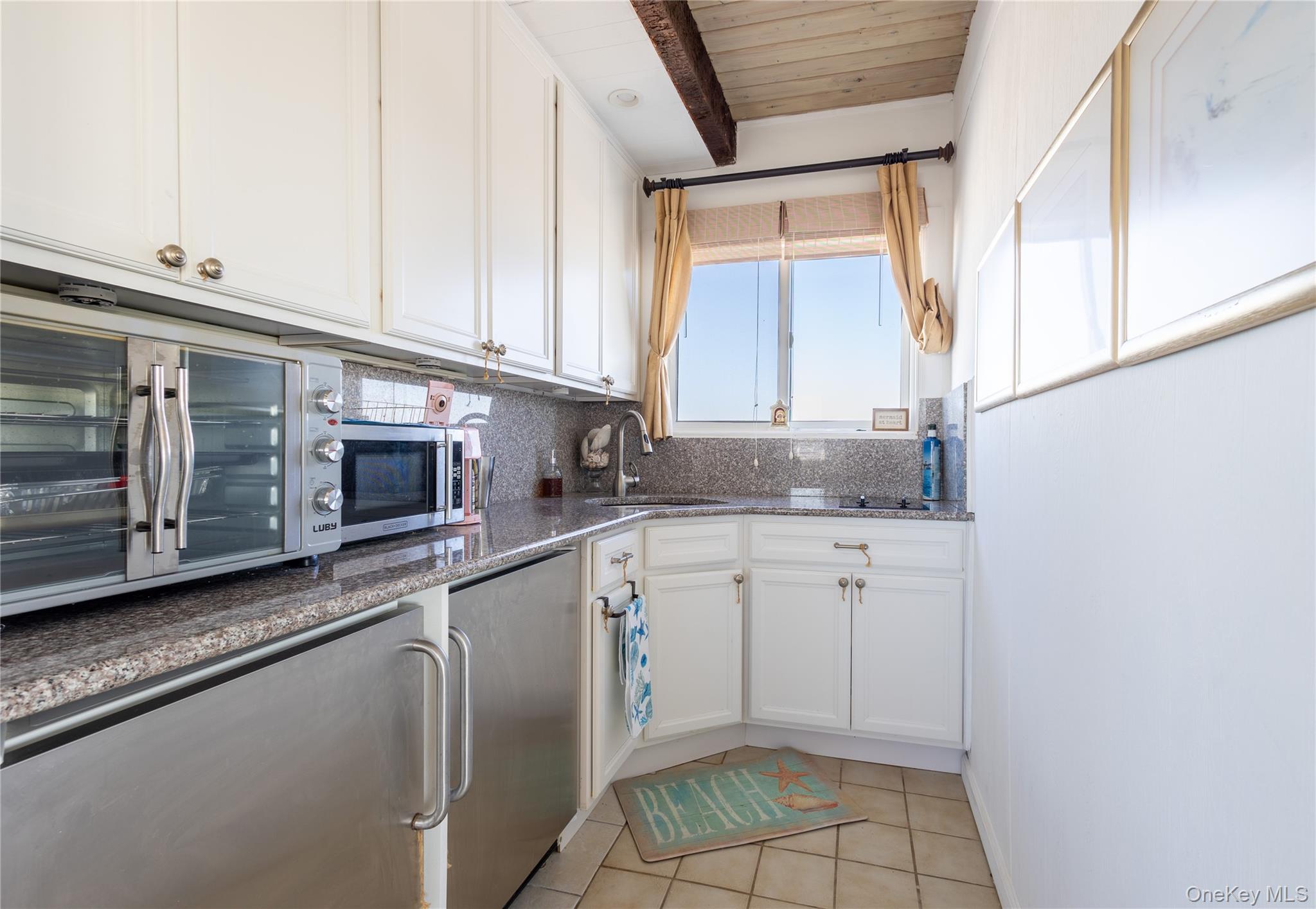 539 Dune Road # 18, Westhampton Beach, NY 11978