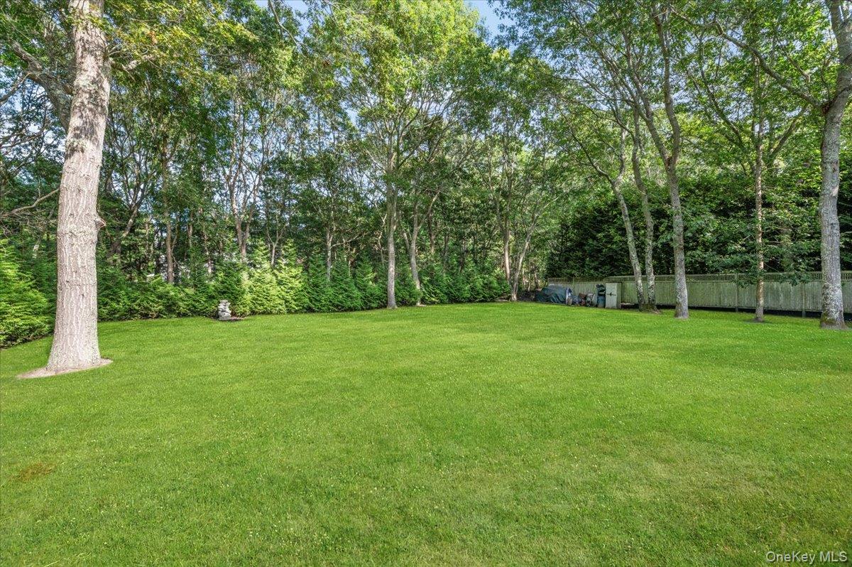 22 West Gate Road, Wainscott, NY 11937