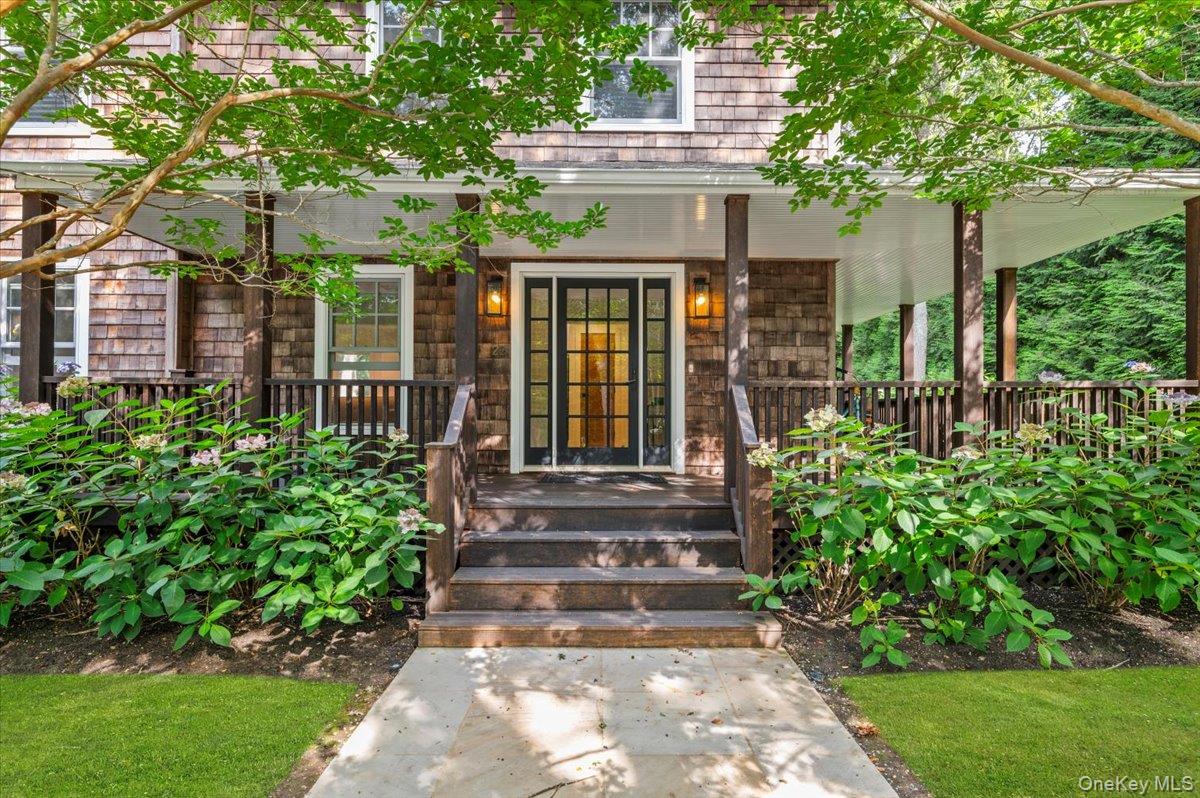 22 West Gate Road, Wainscott, NY 11937