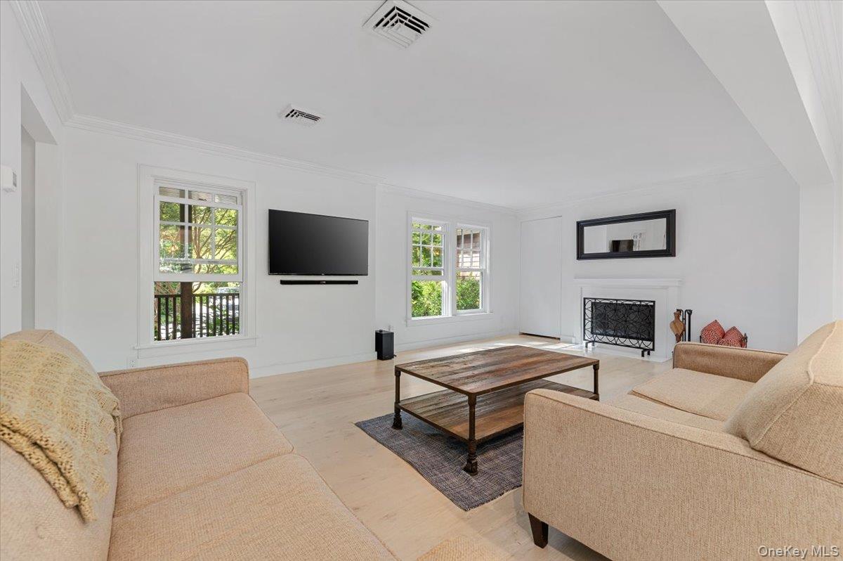 22 West Gate Road, Wainscott, NY 11937