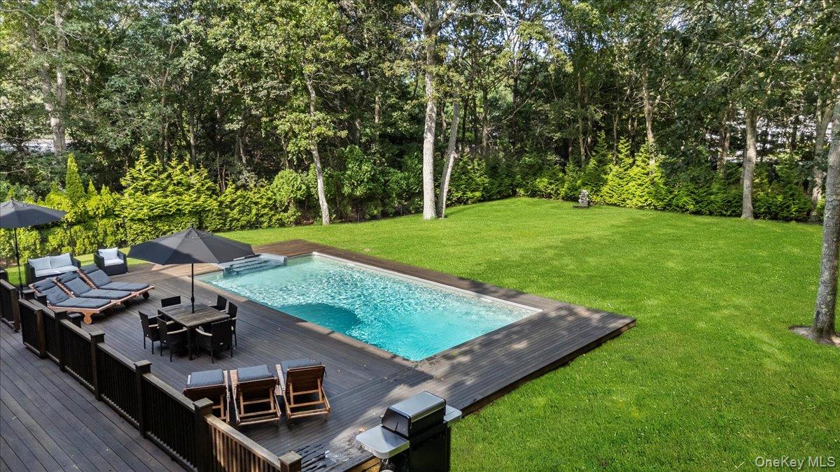 22 West Gate Road, Wainscott, NY 11937