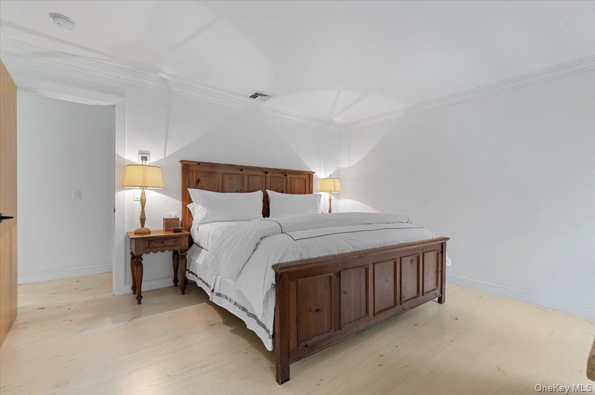 22 West Gate Road, Wainscott, NY 11937