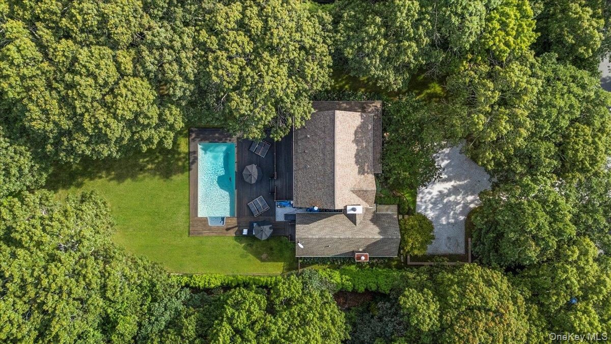 22 West Gate Road, Wainscott, NY 11937