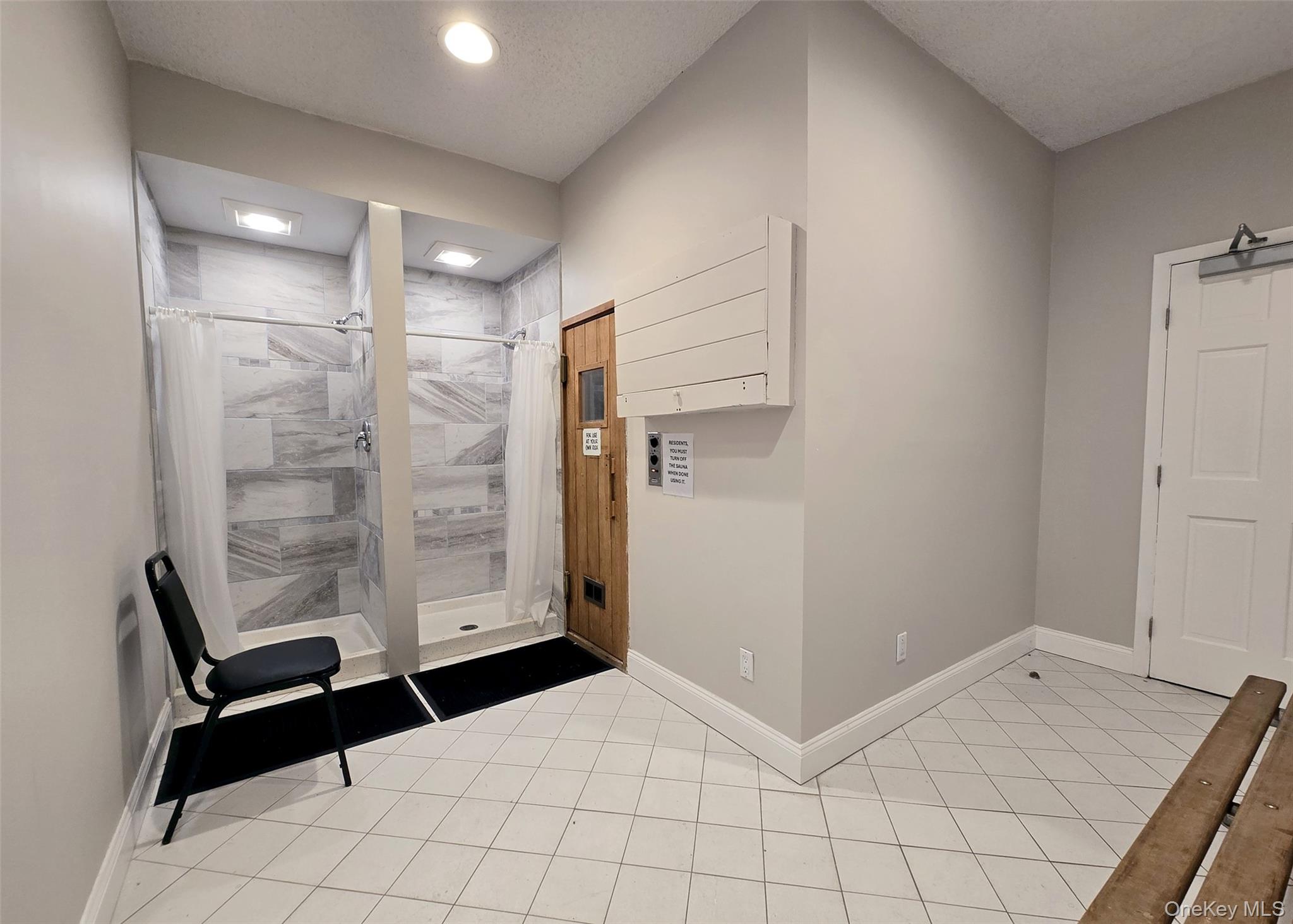 209 Pointe Circle N # 209, Coram, NY 11727