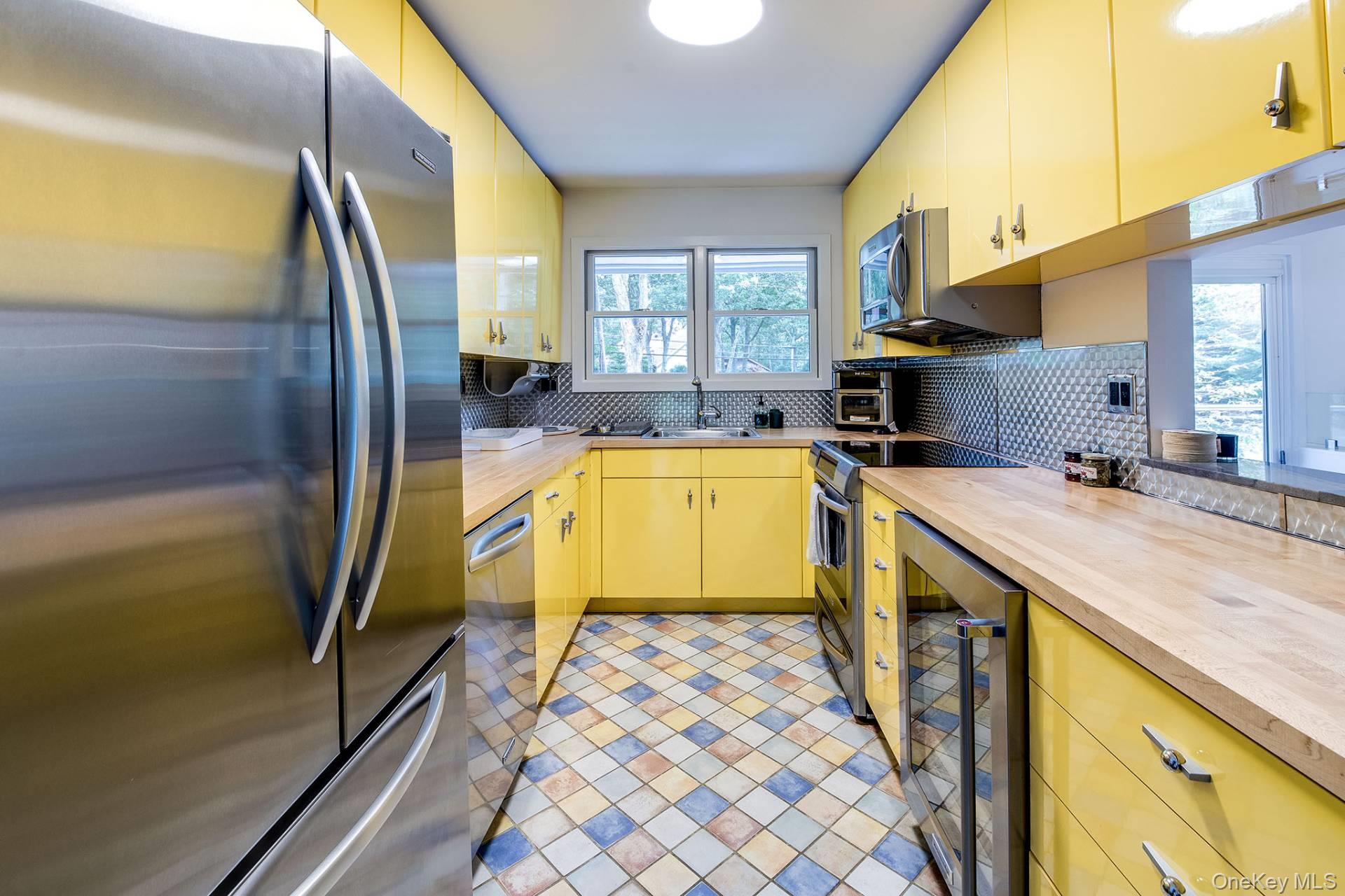 29 Runnymeade Drive, East Hampton, NY 11937