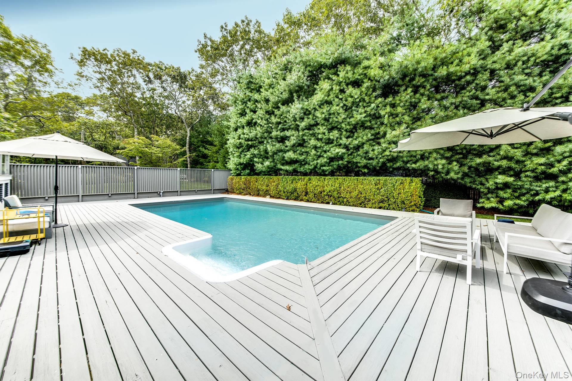 29 Runnymeade Drive, East Hampton, NY 11937