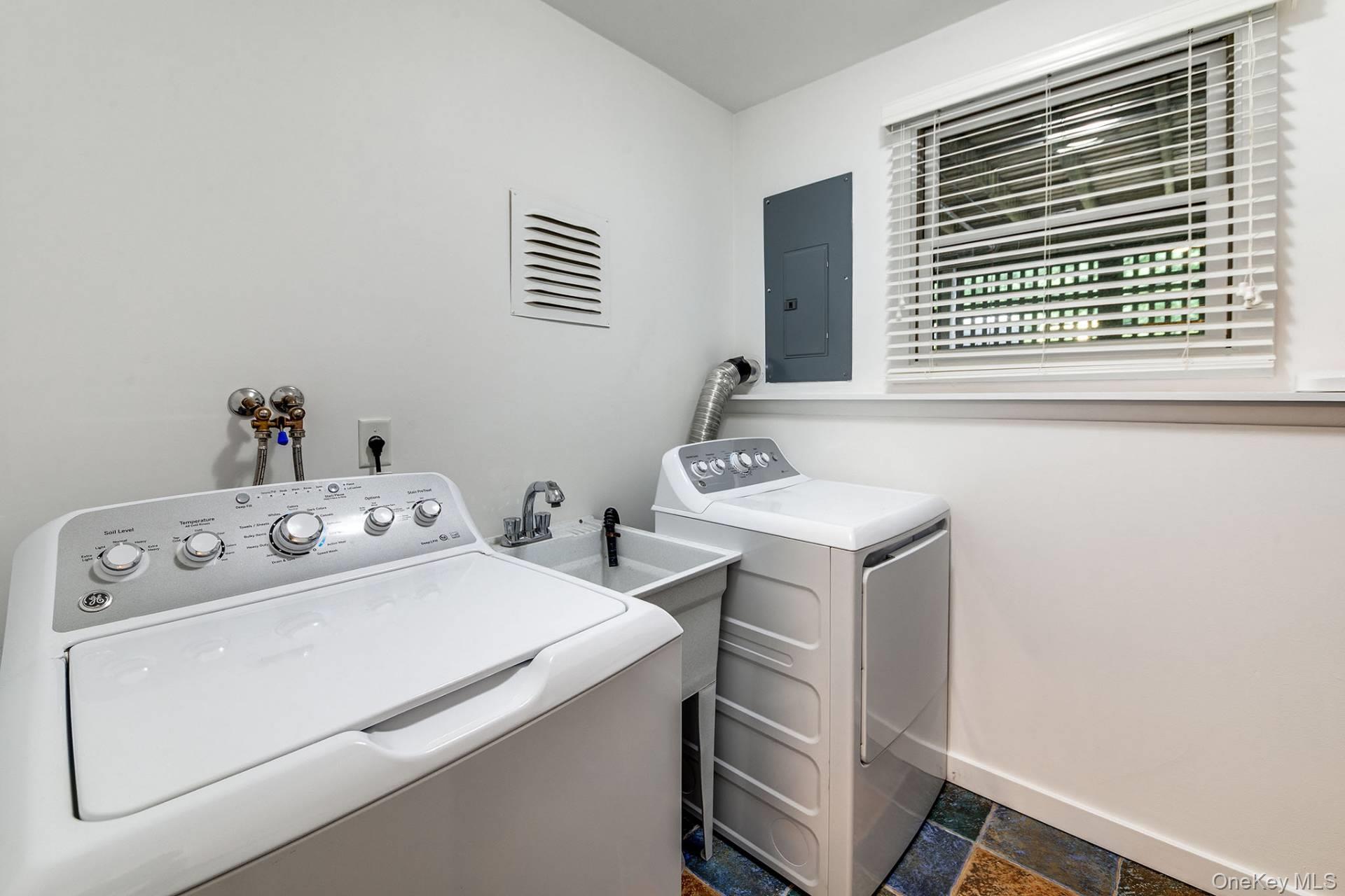 29 Runnymeade Drive, East Hampton, NY 11937