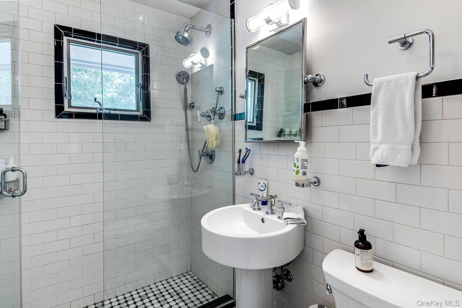 29 Runnymeade Drive, East Hampton, NY 11937