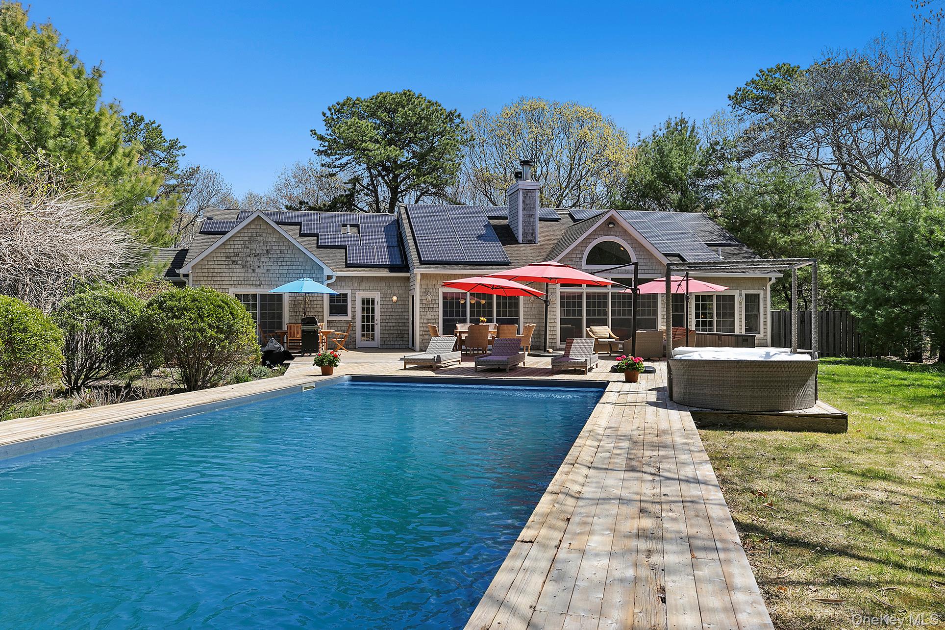 492 East Hampton Sag Harbor Turnpike, East Hampton, NY 11975