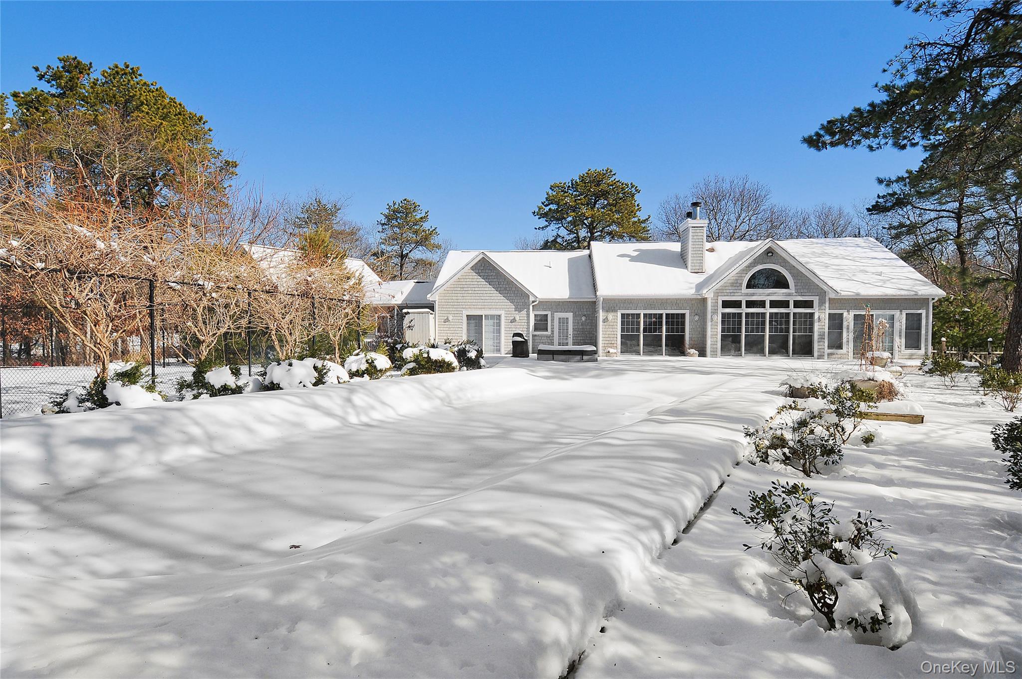 492 East Hampton Sag Harbor Turnpike, East Hampton, NY 11975