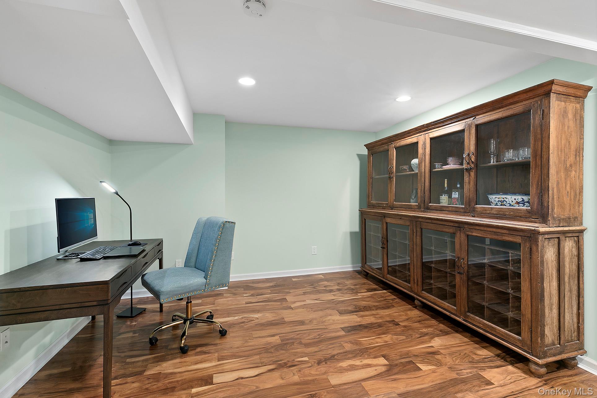 492 East Hampton Sag Harbor Turnpike, East Hampton, NY 11975