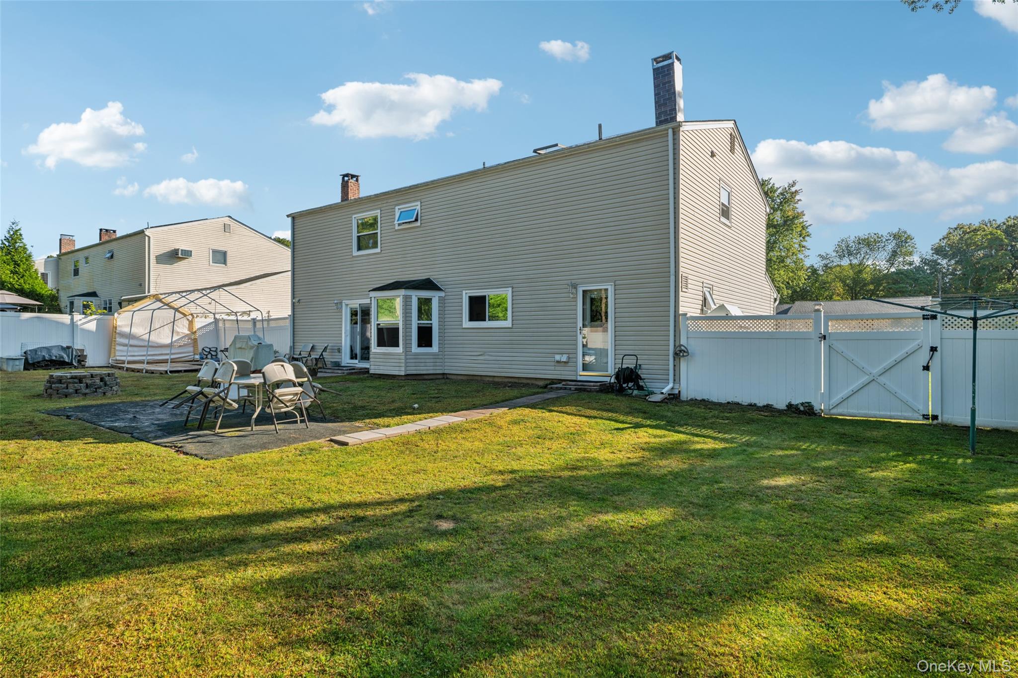 27 Parkridge Circle, Port Jefferson Station, NY 11776