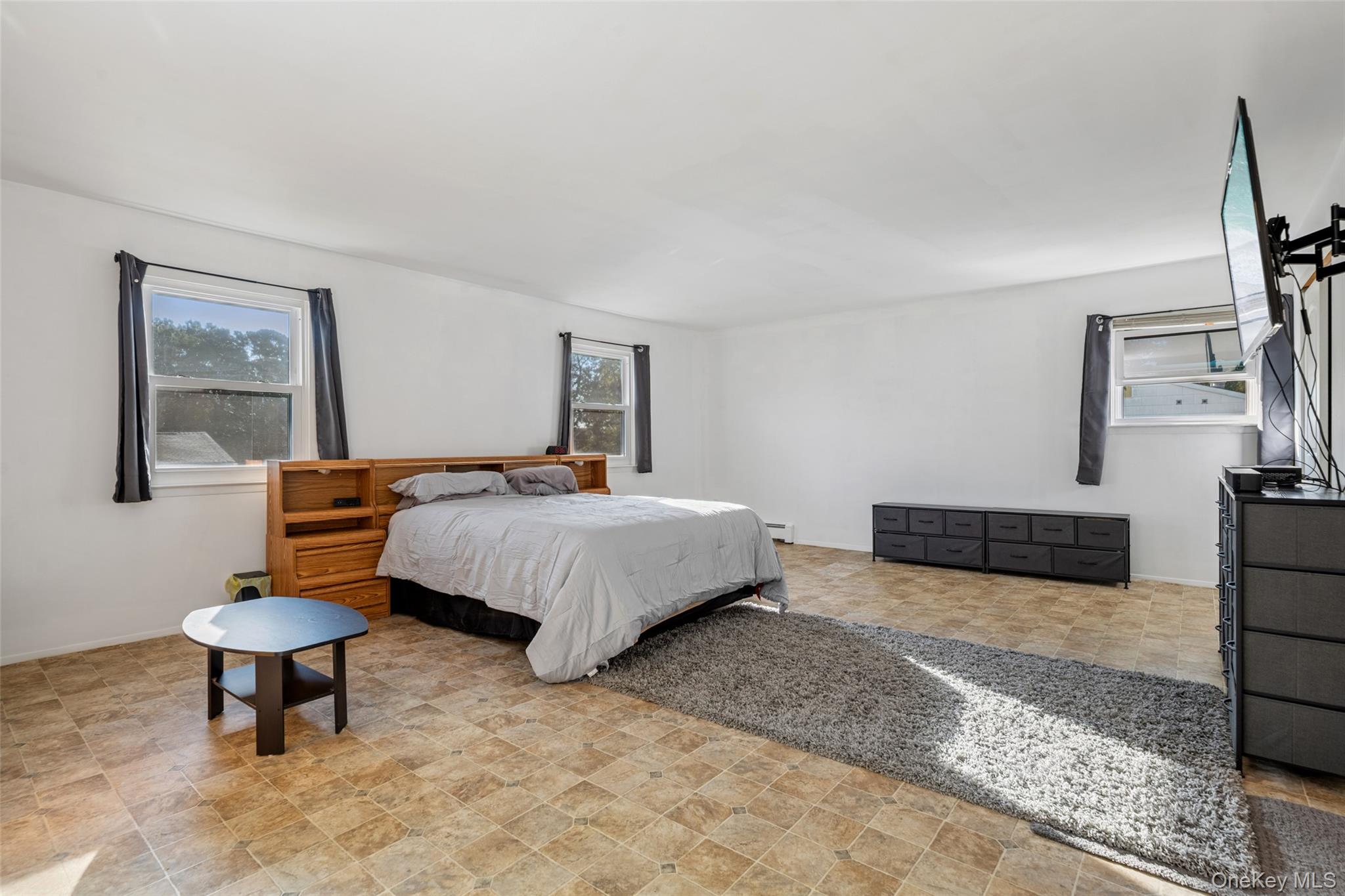 27 Parkridge Circle, Port Jefferson Station, NY 11776