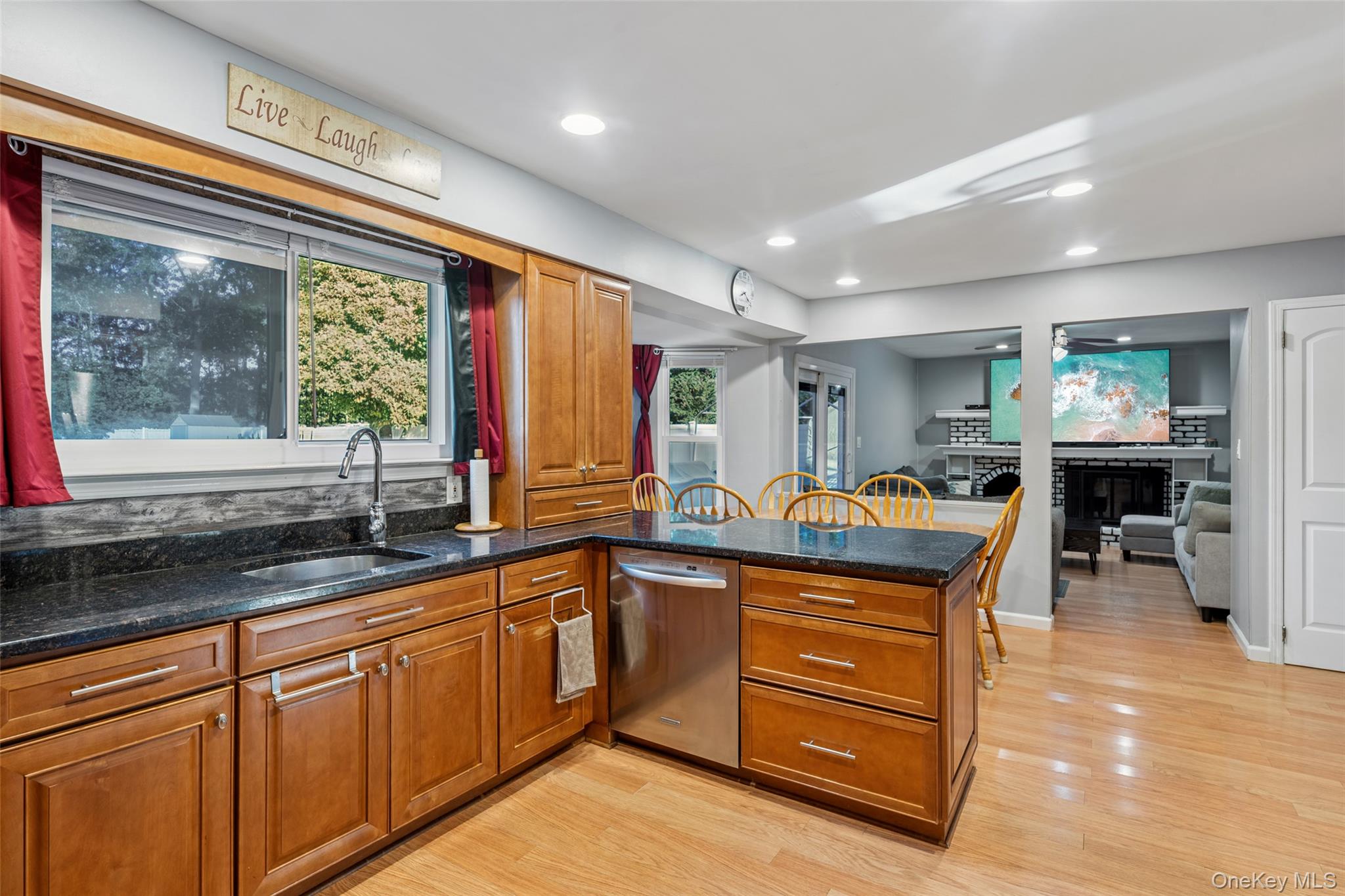 27 Parkridge Circle, Port Jefferson Station, NY 11776