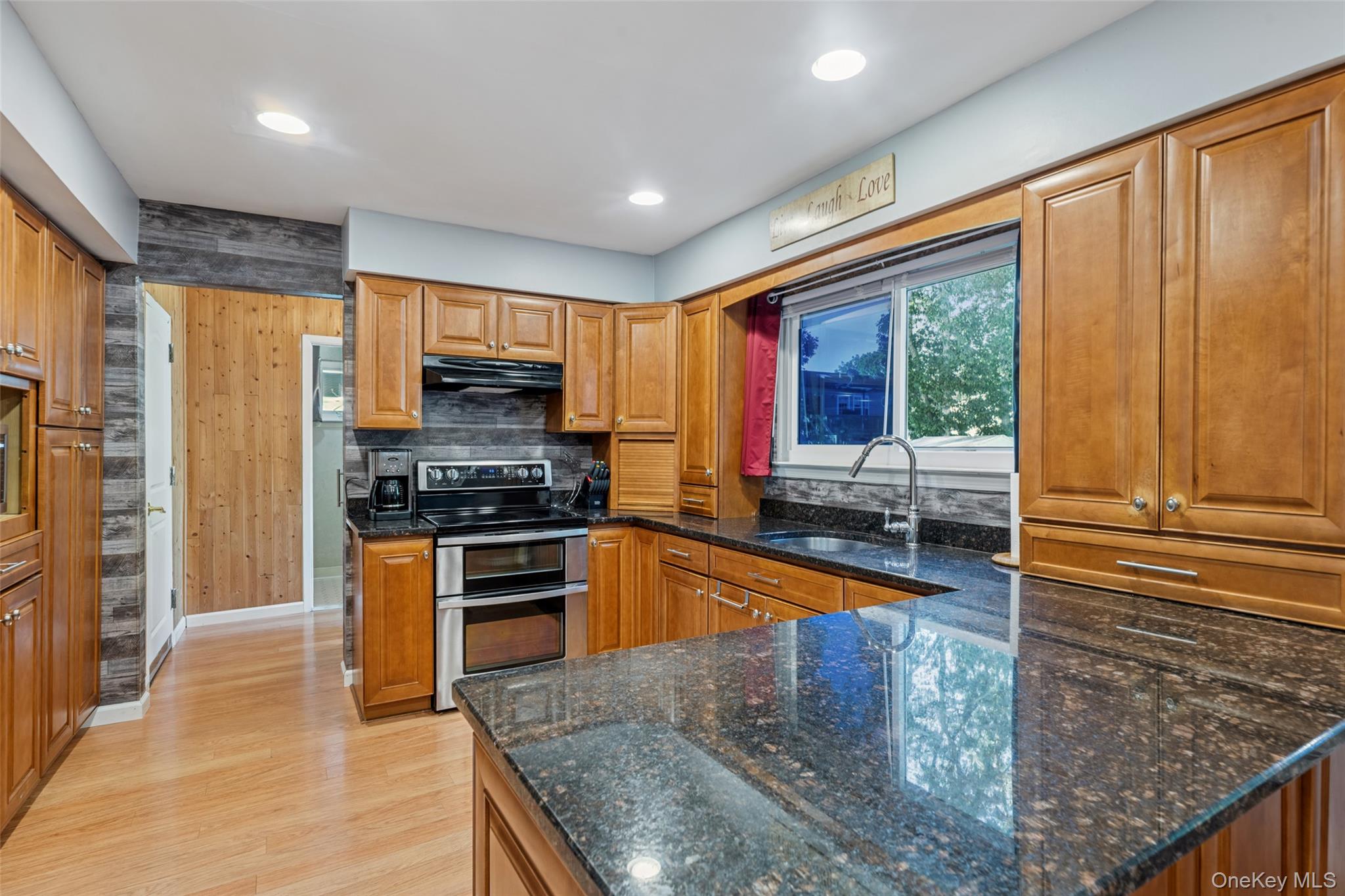 27 Parkridge Circle, Port Jefferson Station, NY 11776