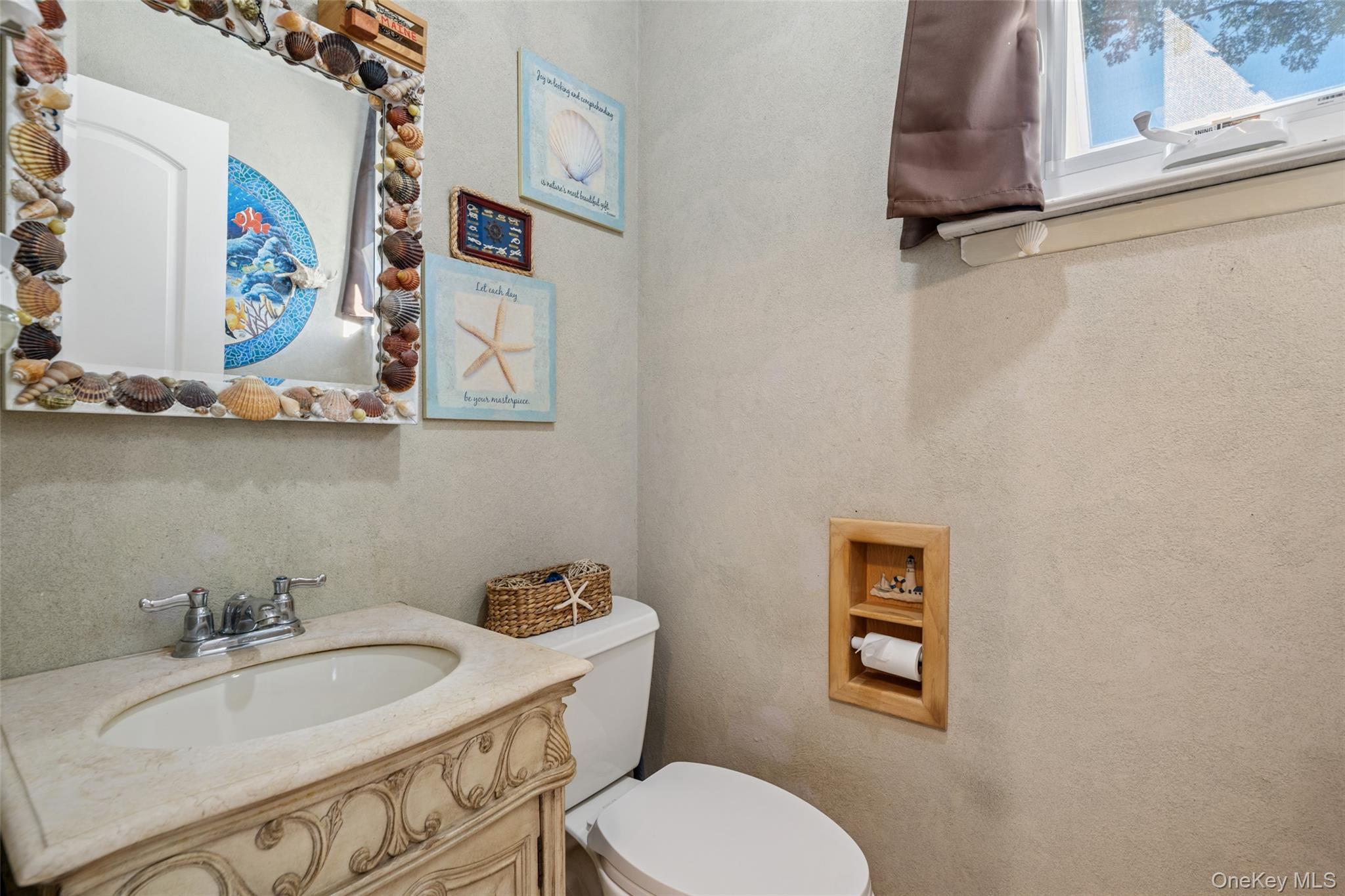 27 Parkridge Circle, Port Jefferson Station, NY 11776