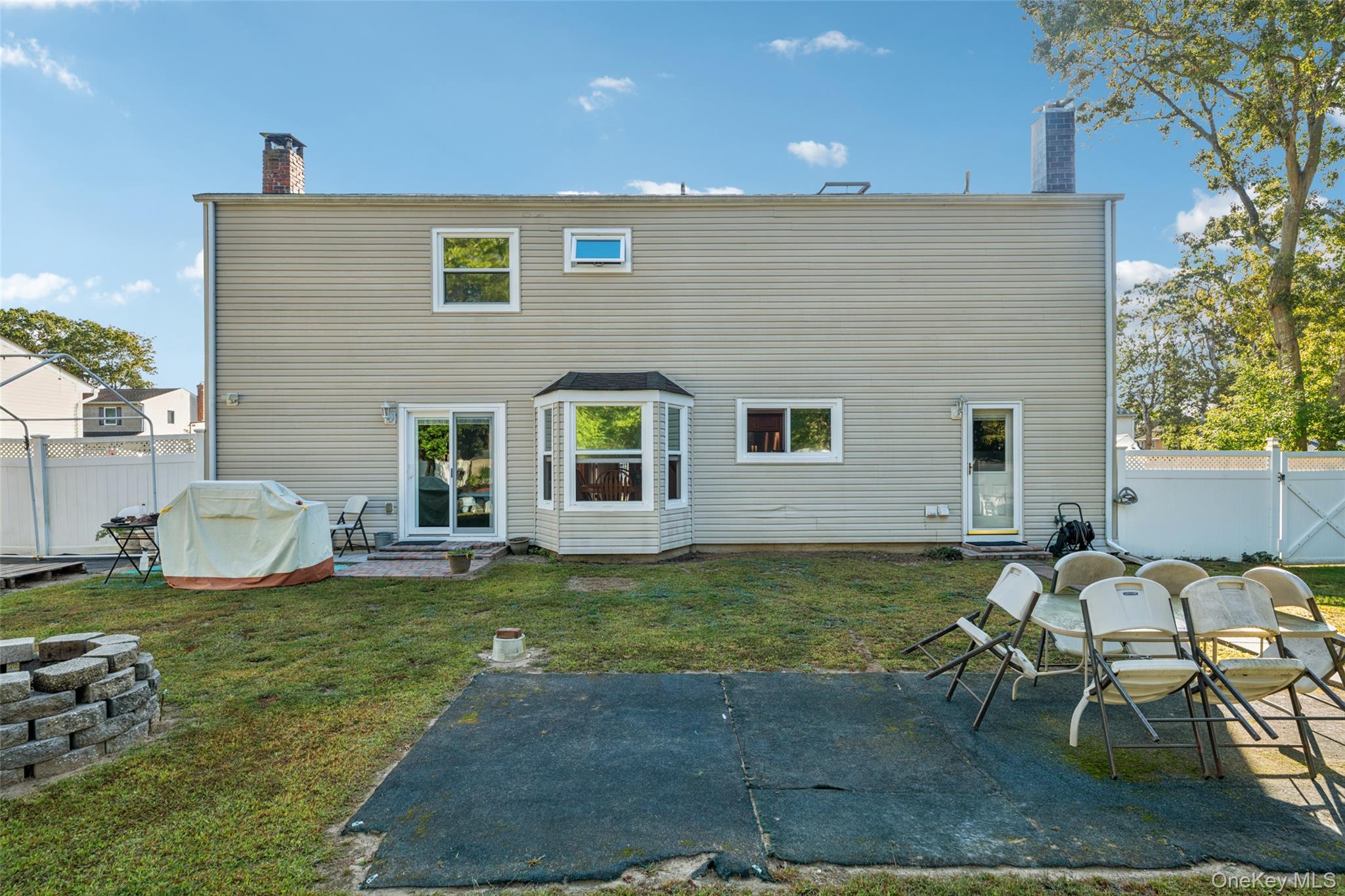 27 Parkridge Circle, Port Jefferson Station, NY 11776