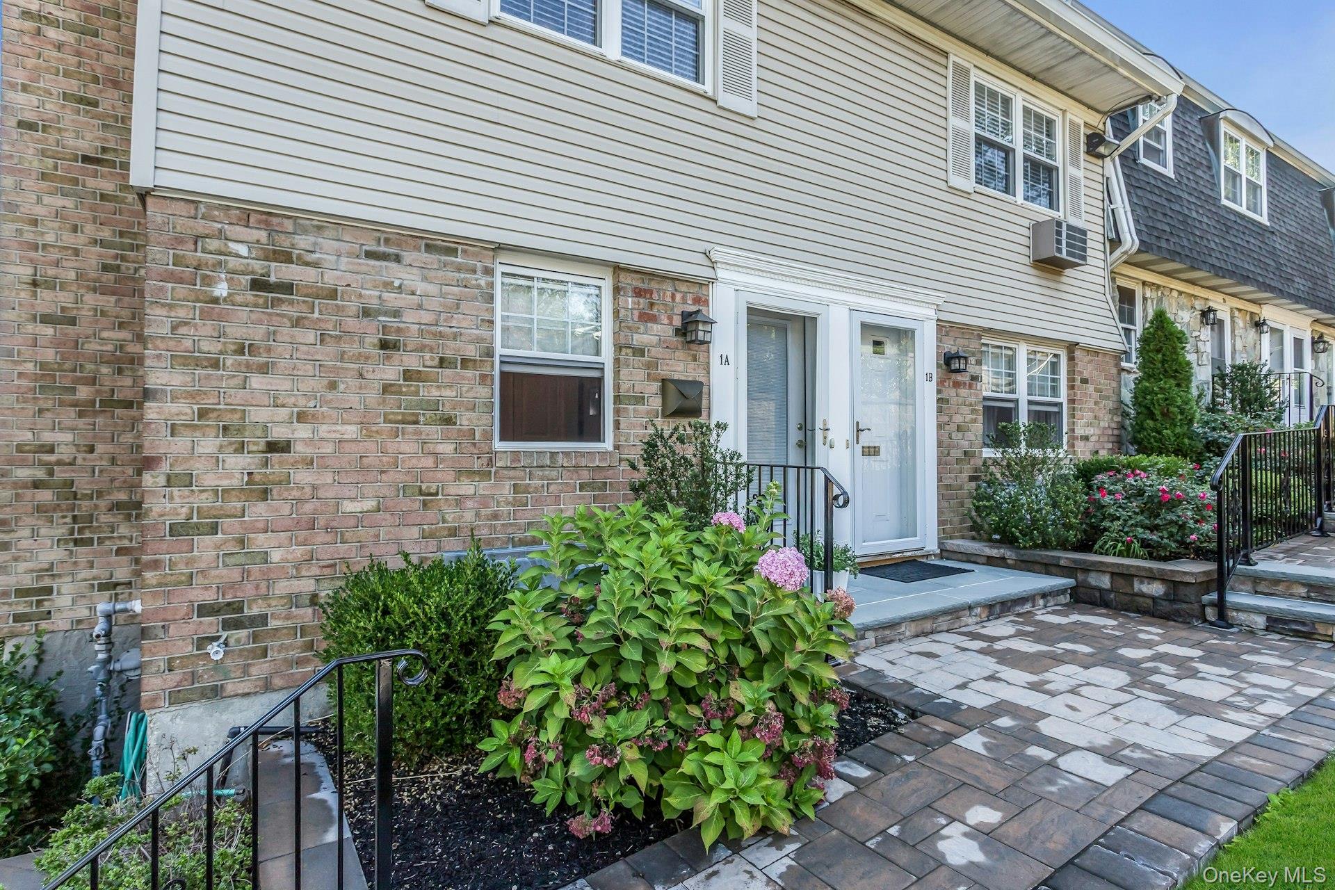11 Harbour Lane # 1A, Oyster Bay, NY 11771