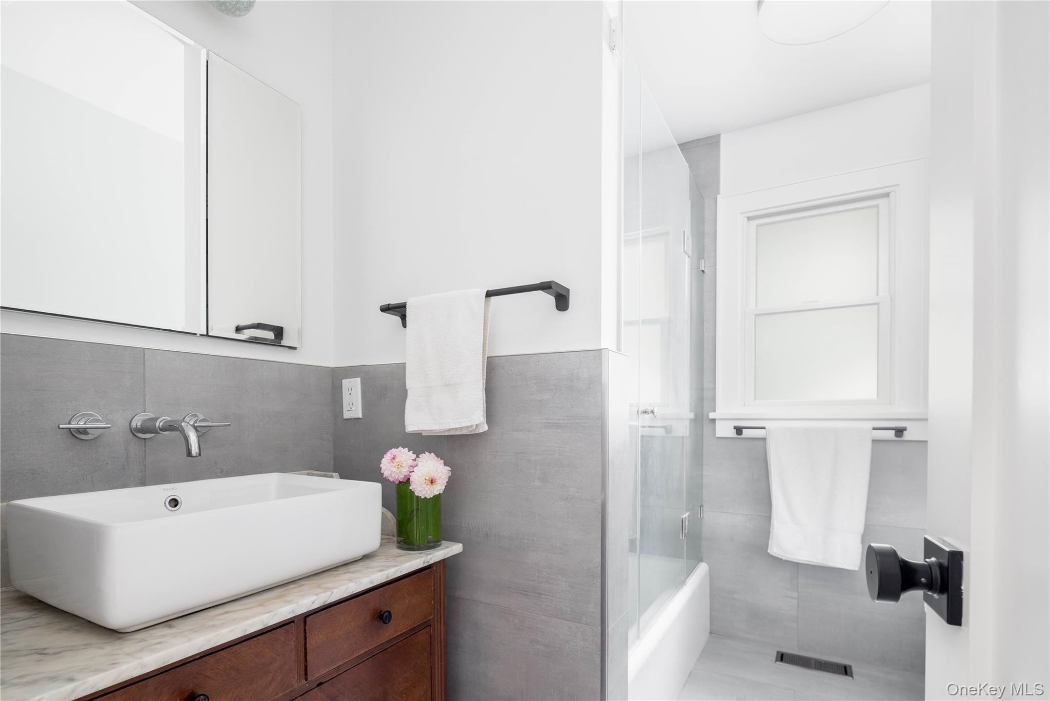 1260 Main Road, Jamesport, NY 11901