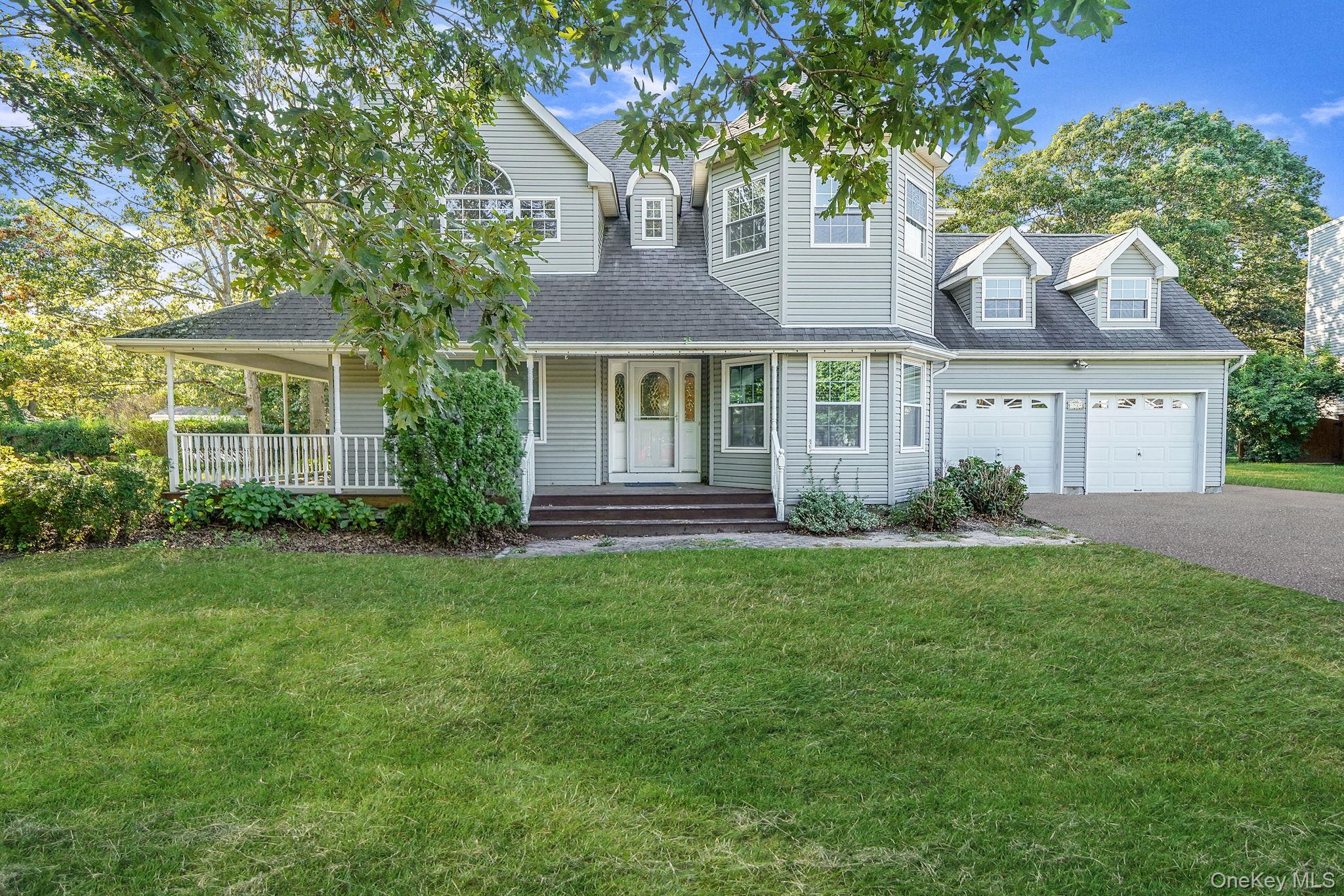 51 Gaetano Lane N, Coram, NY 11727