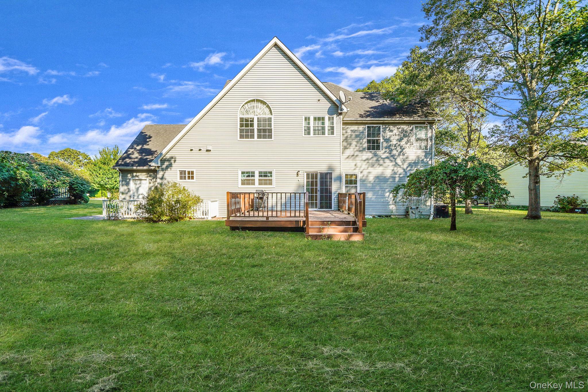 51 Gaetano Lane N, Coram, NY 11727