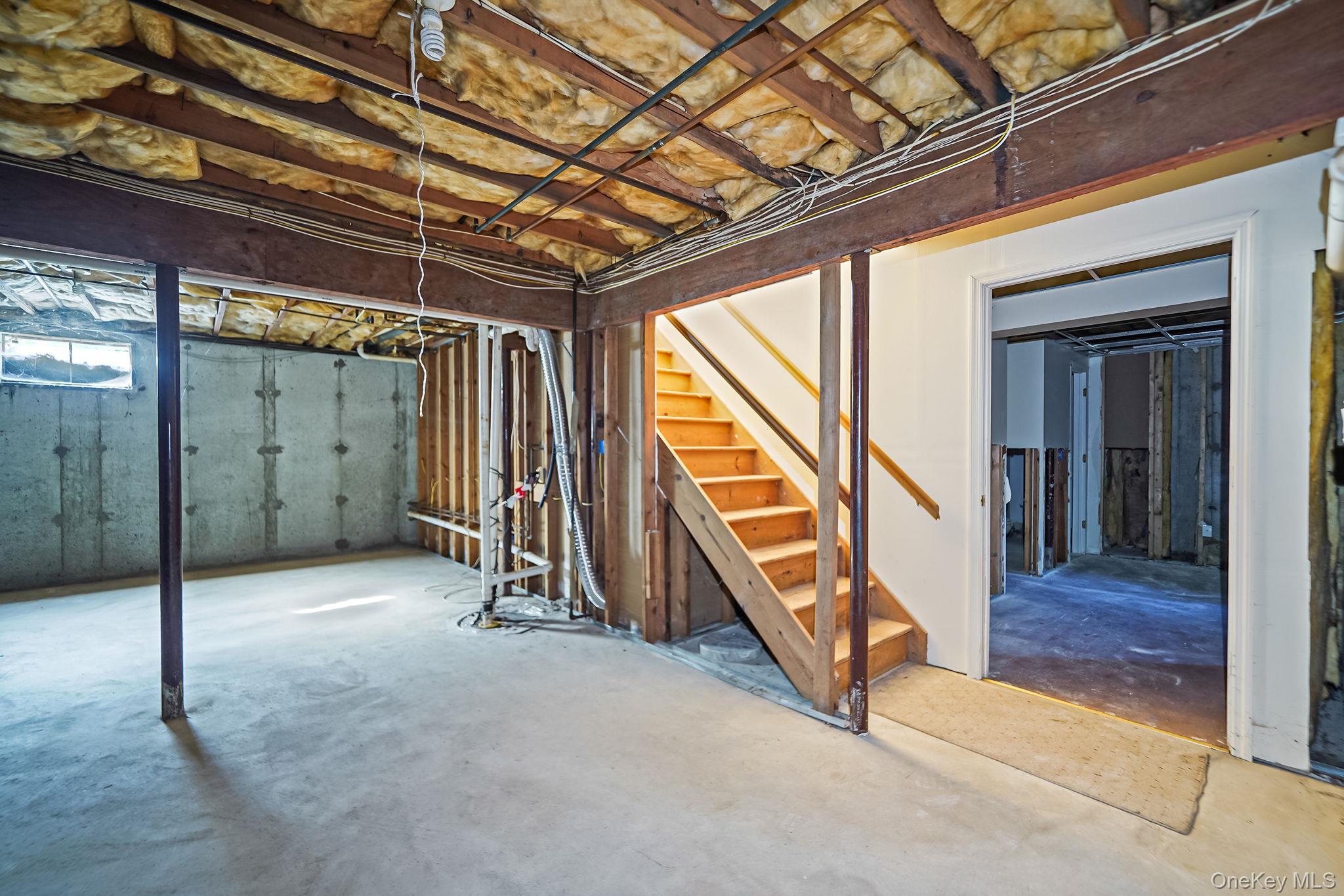 51 Gaetano Lane N, Coram, NY 11727