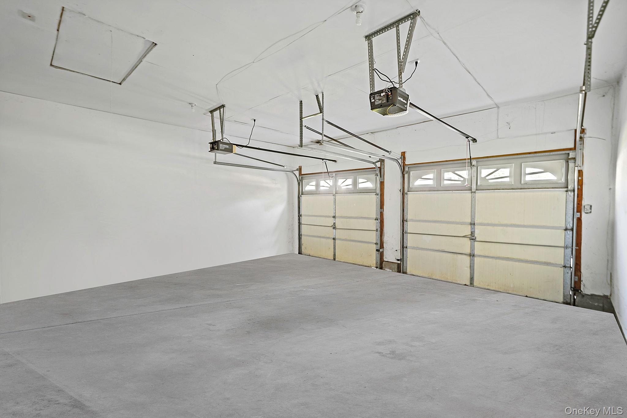 51 Gaetano Lane N, Coram, NY 11727