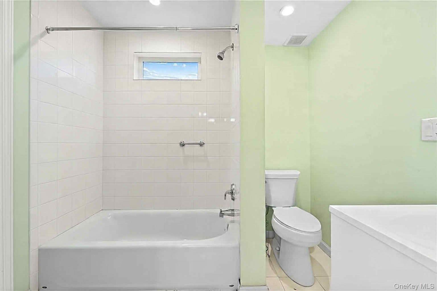 116 Frank Ct Court, Brooklyn, NY 11229