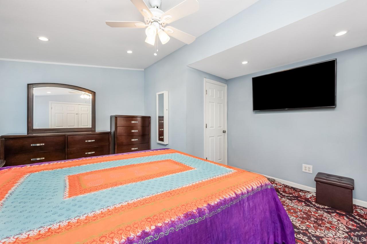 116 Frank Ct Court, Brooklyn, NY 11229