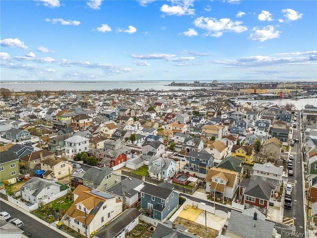 116 Frank Ct Court, Brooklyn, NY 11229