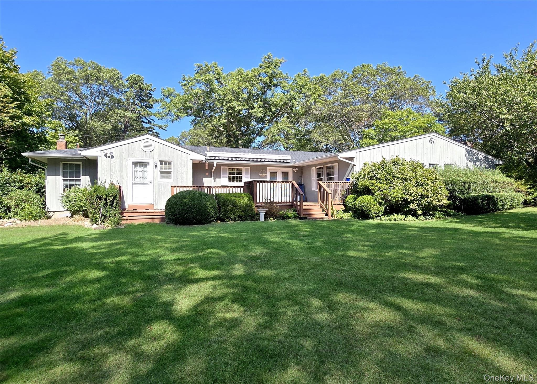 30 Elizabeth Way, Ridge, NY 11961