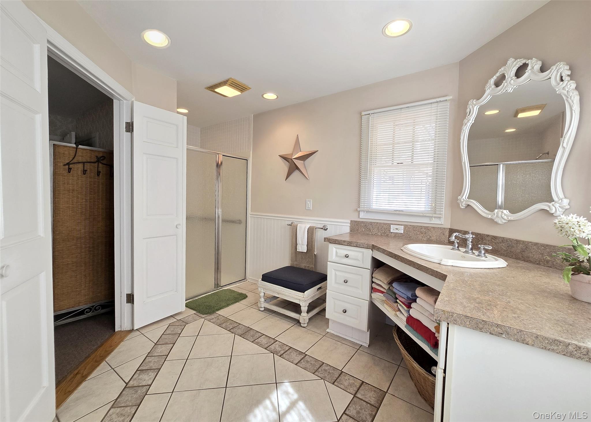 30 Elizabeth Way, Ridge, NY 11961