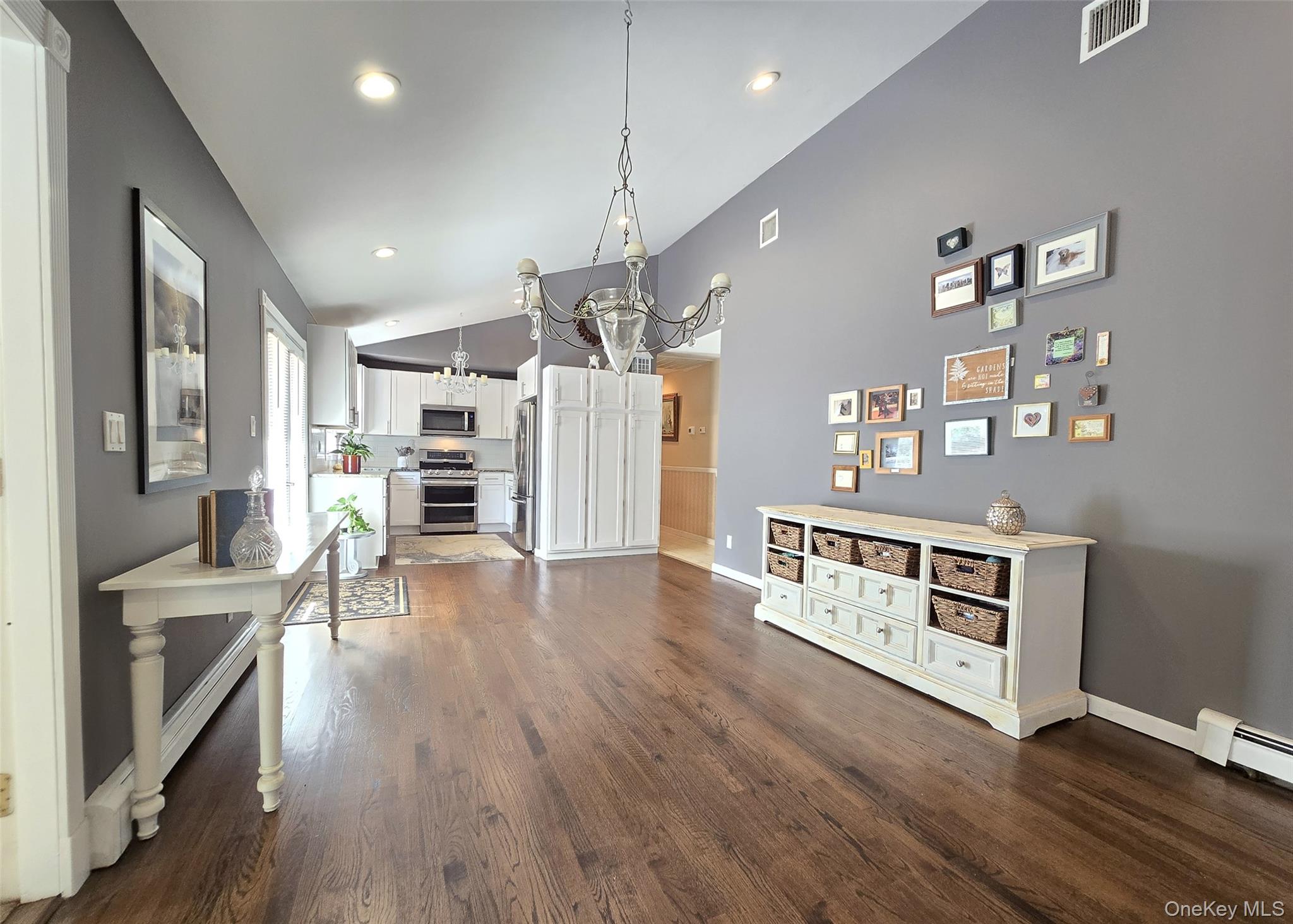 30 Elizabeth Way, Ridge, NY 11961