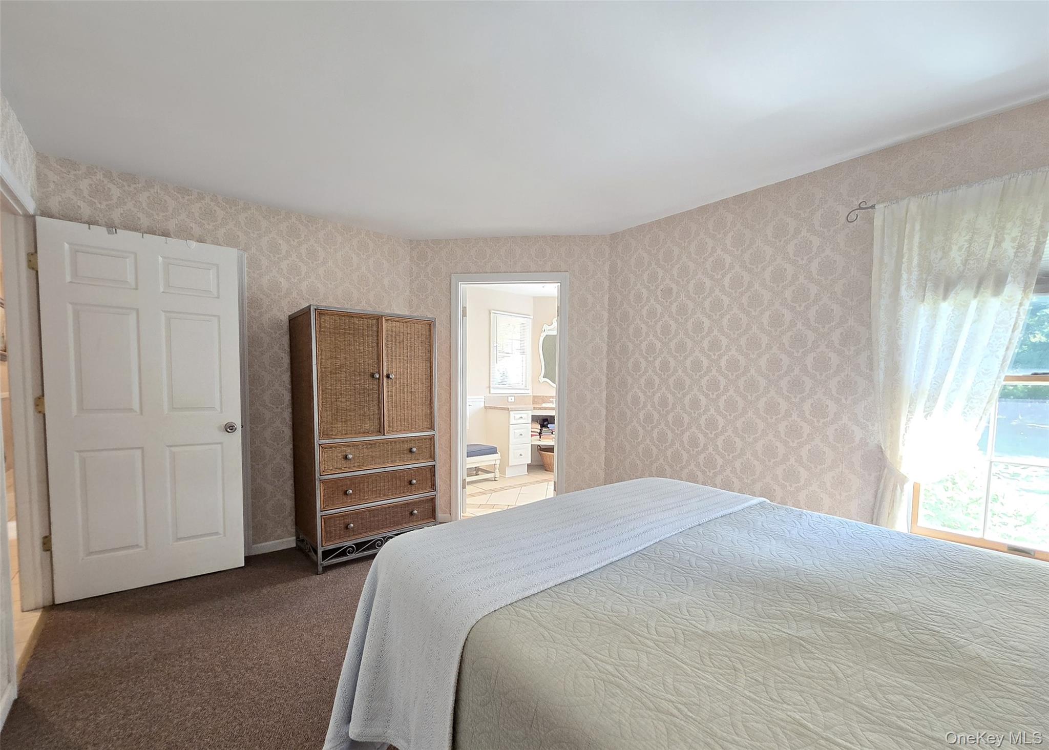 30 Elizabeth Way, Ridge, NY 11961