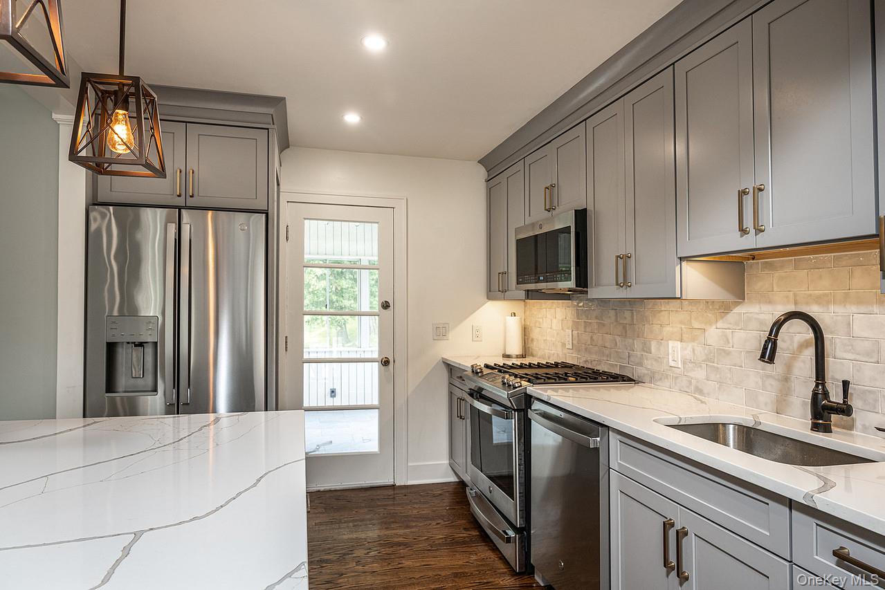 72 Cardinal Drive, Poughkeepsie, NY 12601