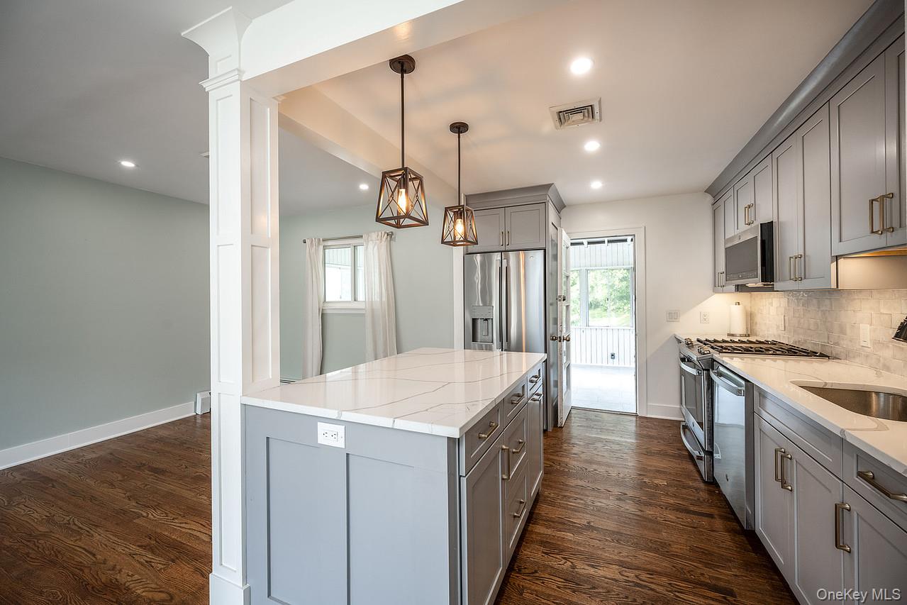 72 Cardinal Drive, Poughkeepsie, NY 12601