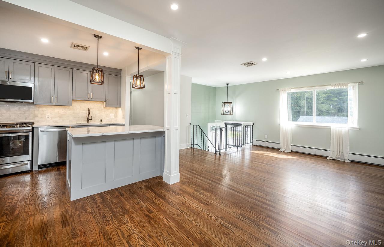 72 Cardinal Drive, Poughkeepsie, NY 12601