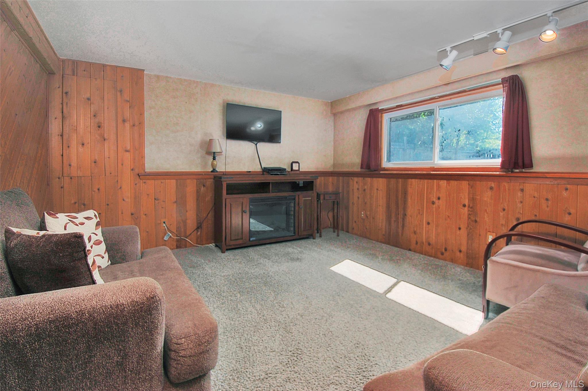 35 Guernsey Drive, New Windsor, NY 12553