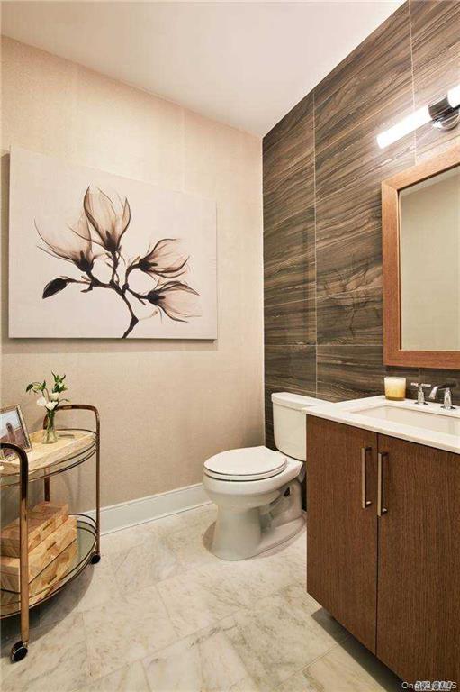 100 Garvies Point Road # 1202, Glen Cove, NY 11542