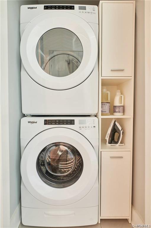 100 Garvies Point Road # 1202, Glen Cove, NY 11542