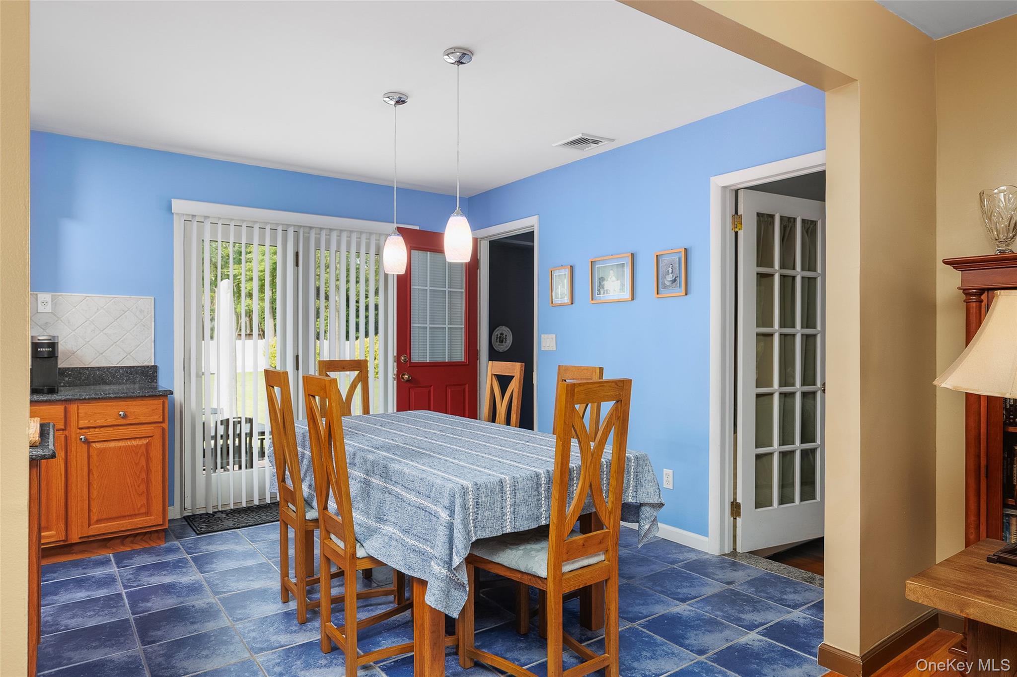 44 Juniper Avenue, Ronkonkoma, NY 11779