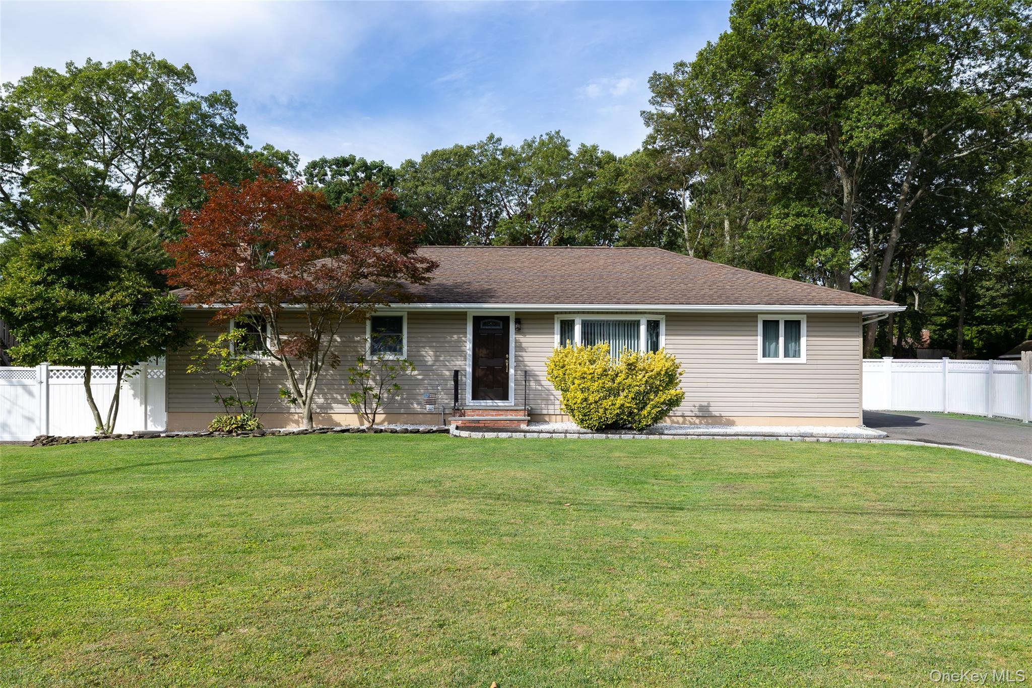 44 Juniper Avenue, Ronkonkoma, NY 11779