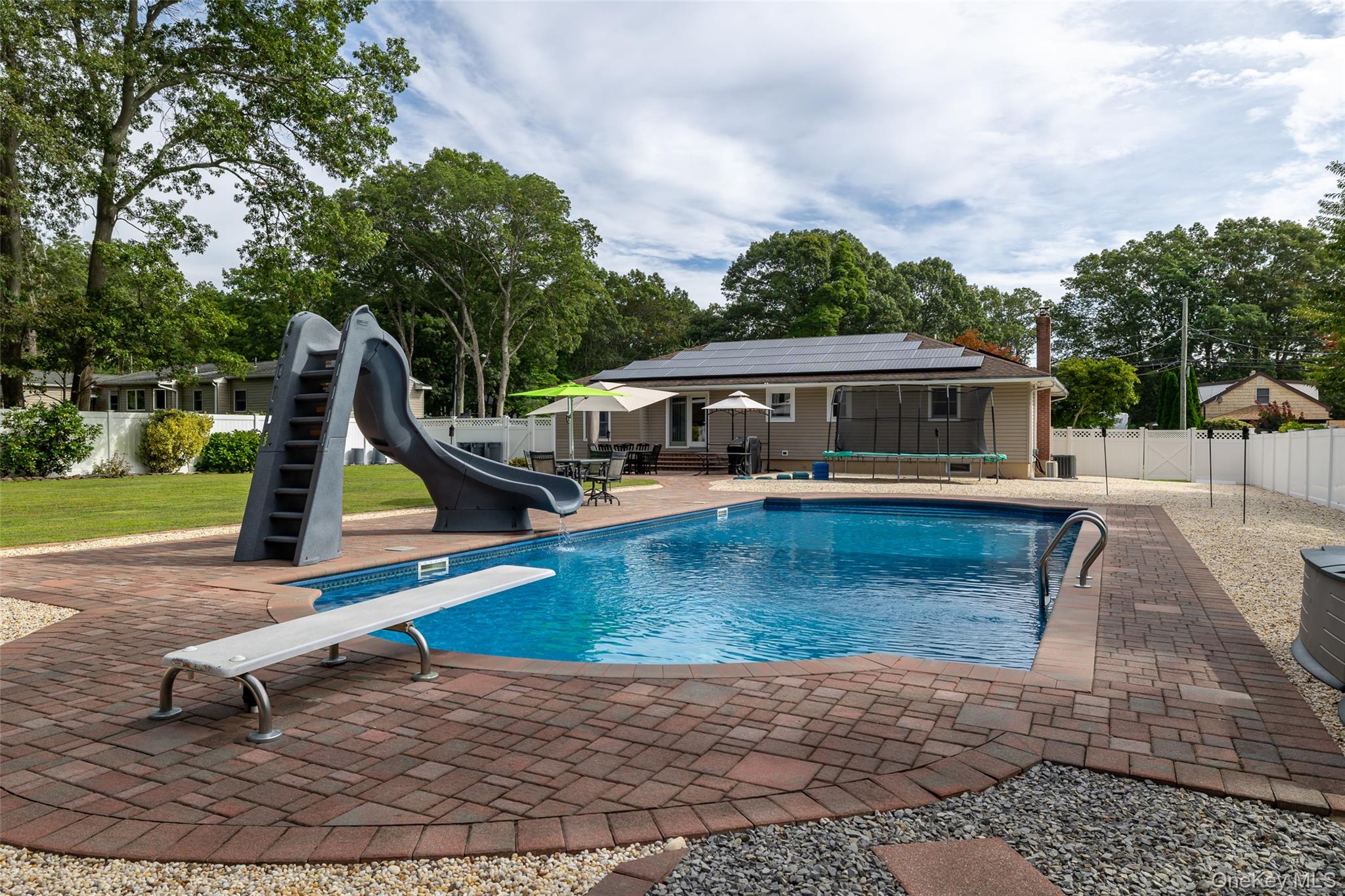 44 Juniper Avenue, Ronkonkoma, NY 11779