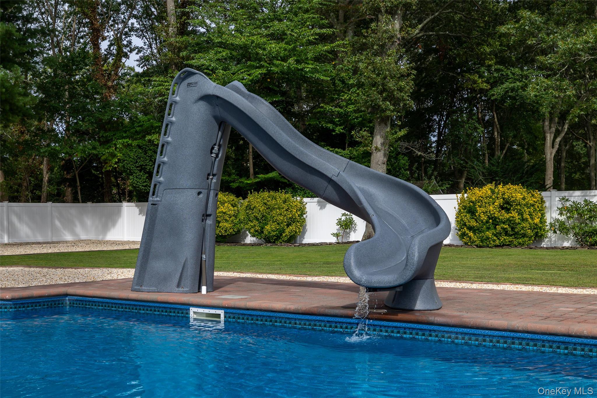 44 Juniper Avenue, Ronkonkoma, NY 11779