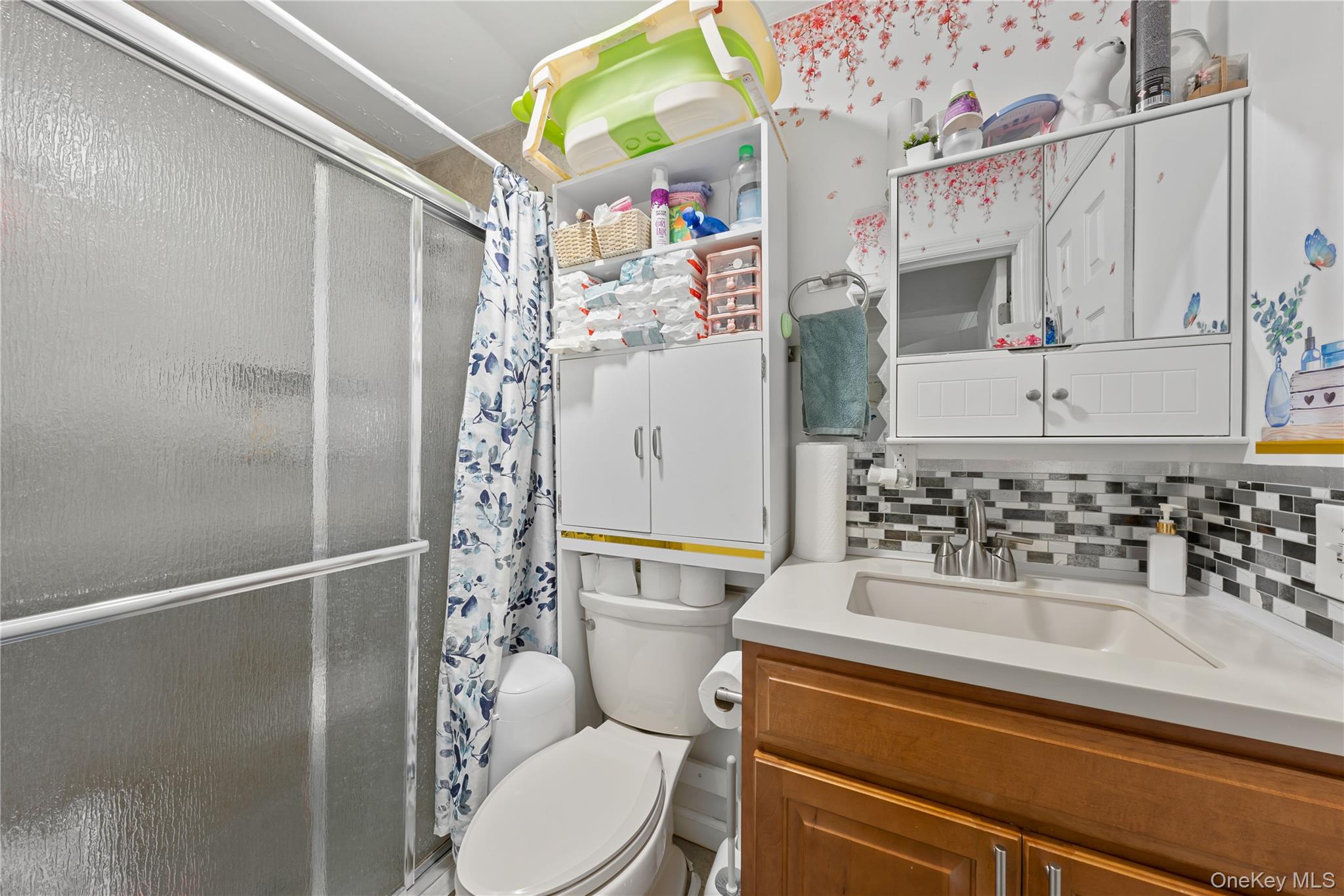 16 Edwards Avenue, Calverton, NY 11933