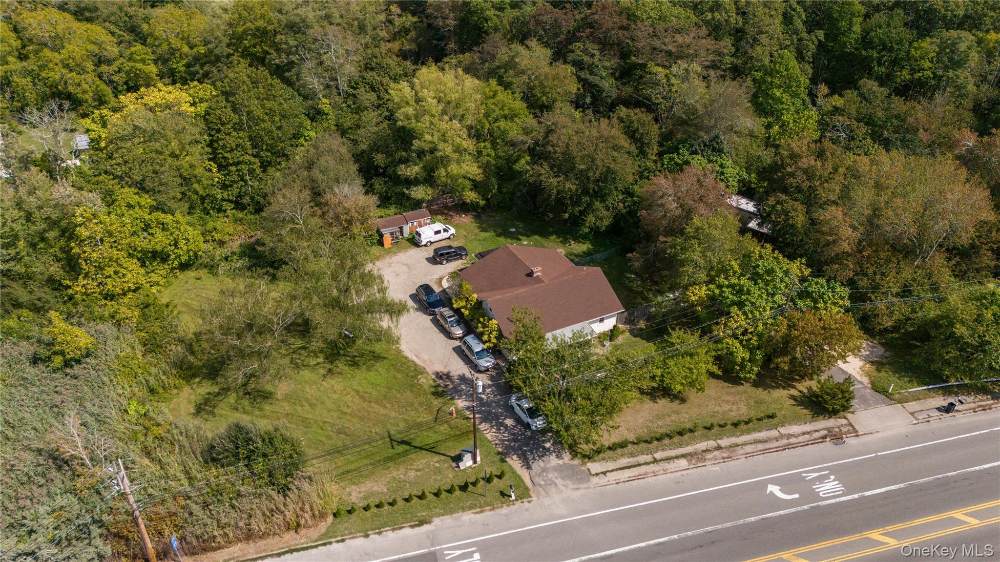 16 Edwards Avenue, Calverton, NY 11933