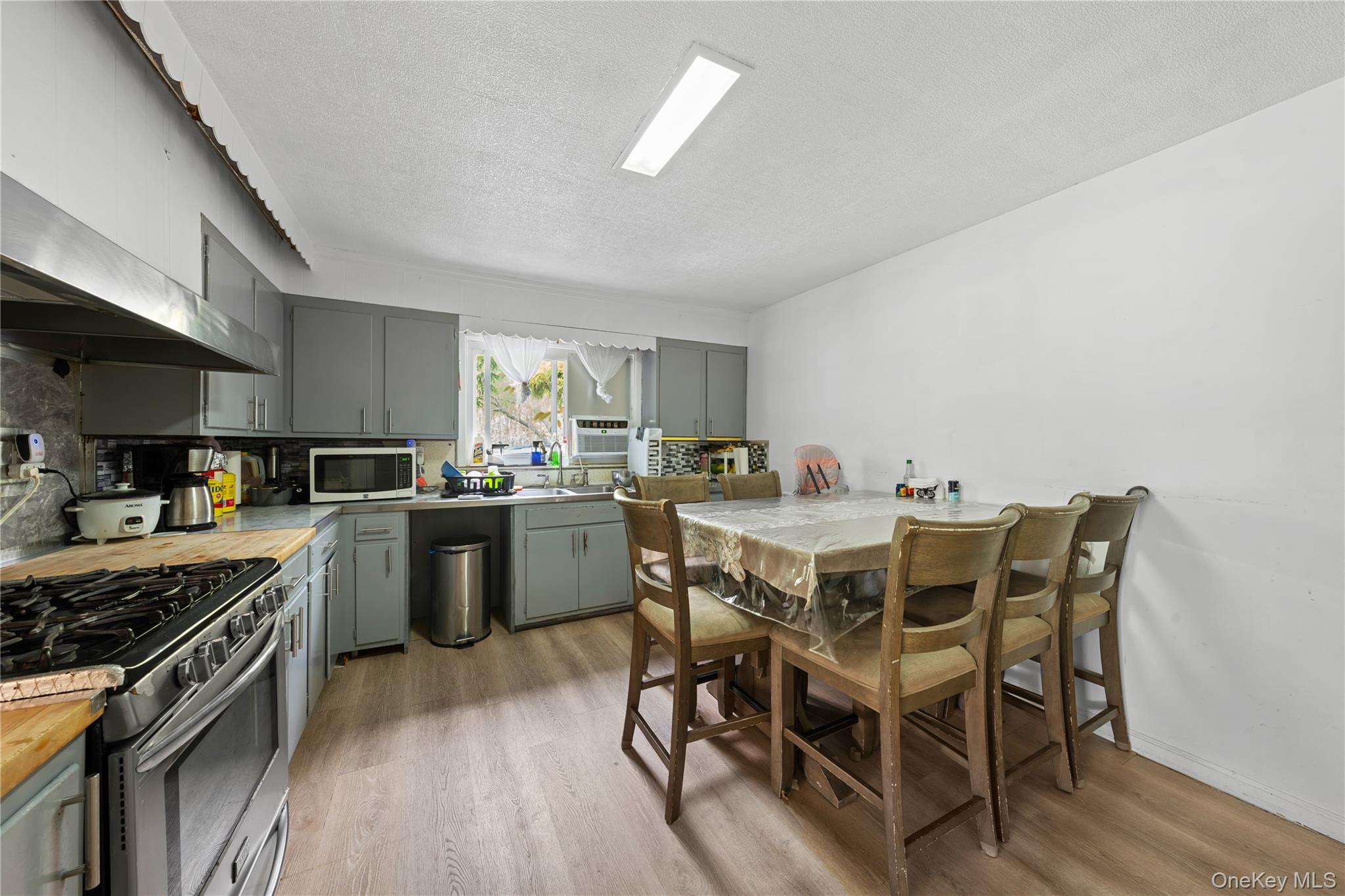 16 Edwards Avenue, Calverton, NY 11933