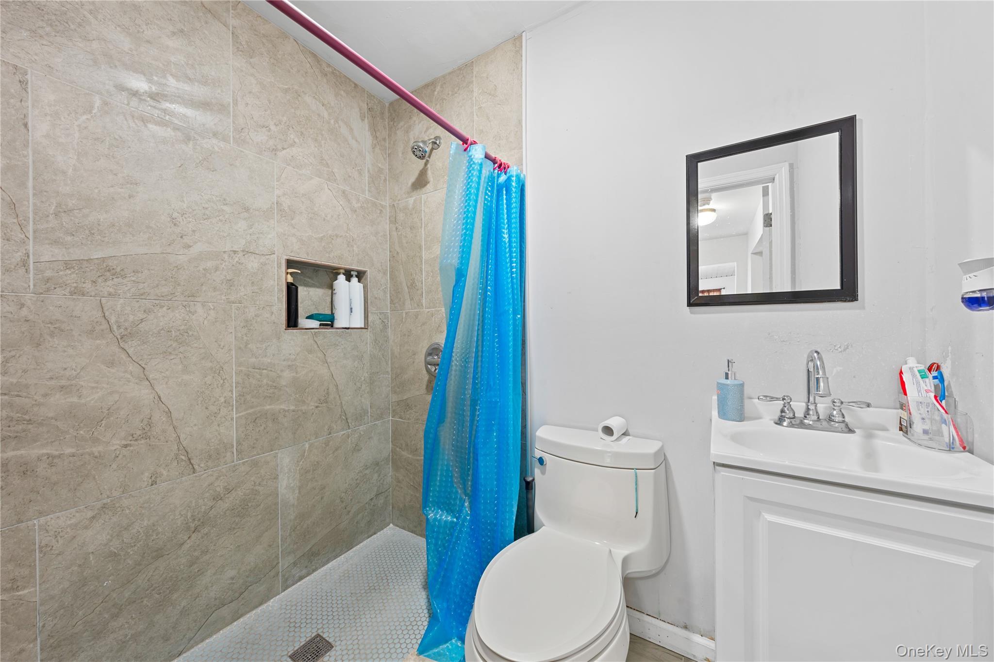 16 Edwards Avenue, Calverton, NY 11933