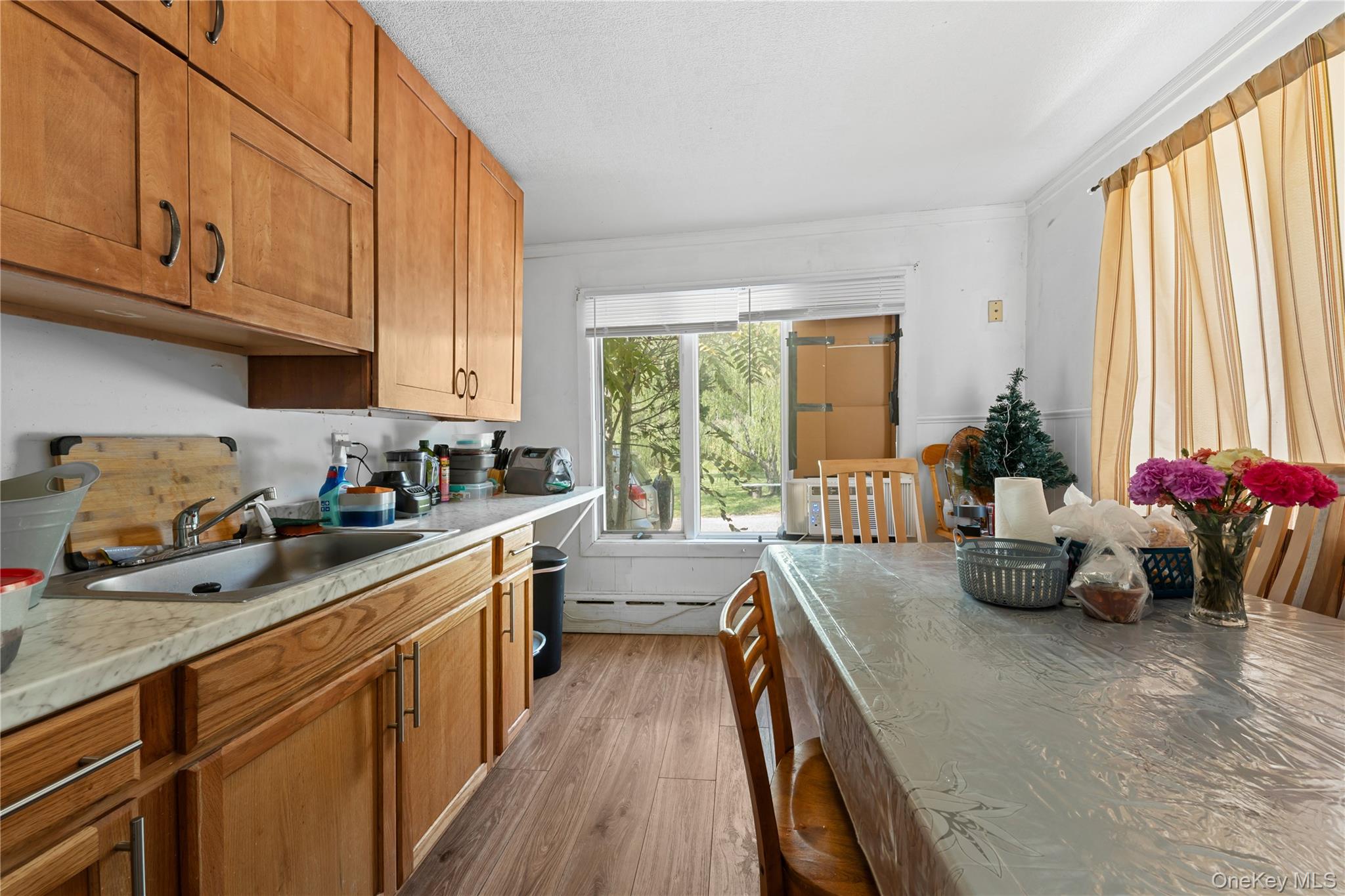 16 Edwards Avenue, Calverton, NY 11933